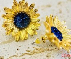 Vintage Sunflower Stud Earrings in 18K Gold